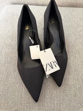 NWT Zara Black Pointed Block Heel Pumps - Sleek Court Shoes